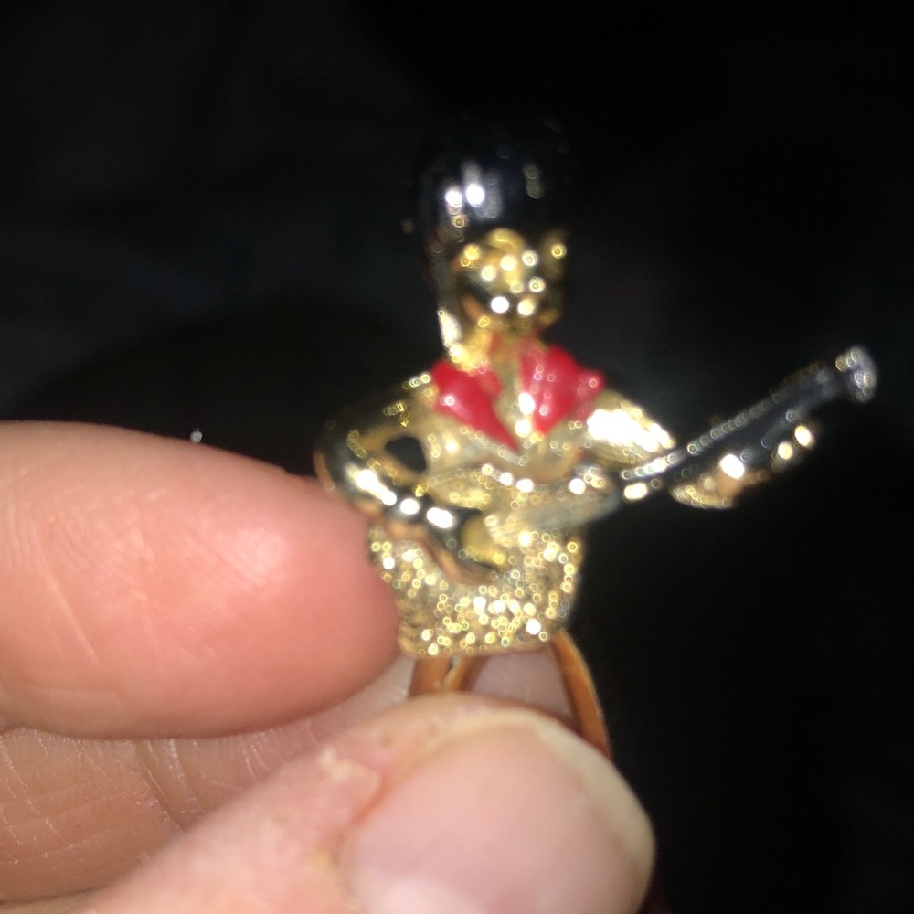 The Beatles vintage Gold and Red Figurine Brooch Set - Picture 4 of 5